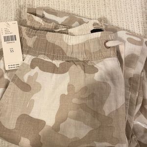 NWT Sanctuary Carefree Cargo Pant White Tan Anthro